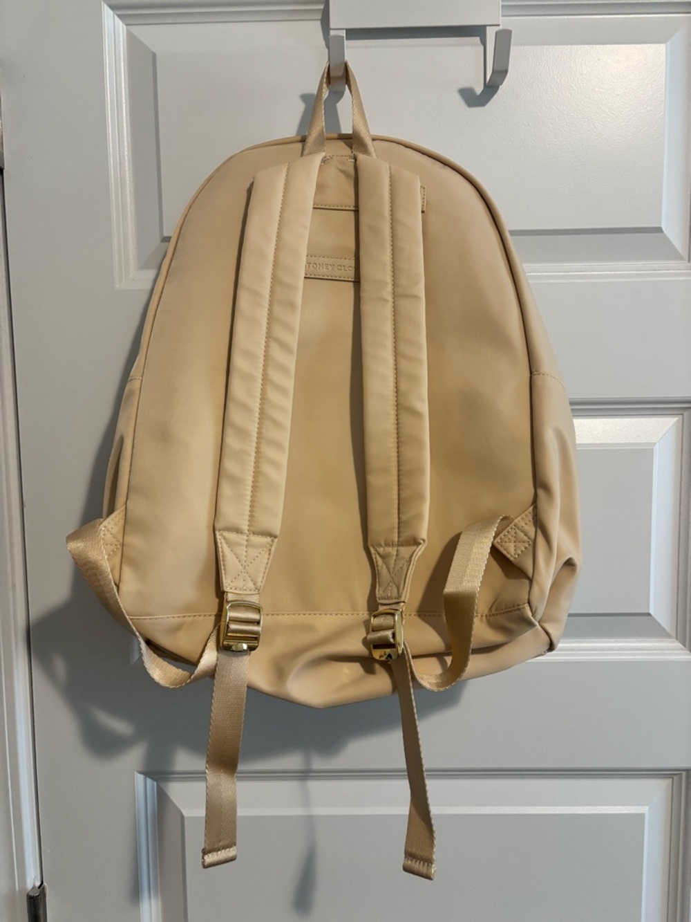 Stoney Clover Lane cream backpack with patches - Picture 8 of 13